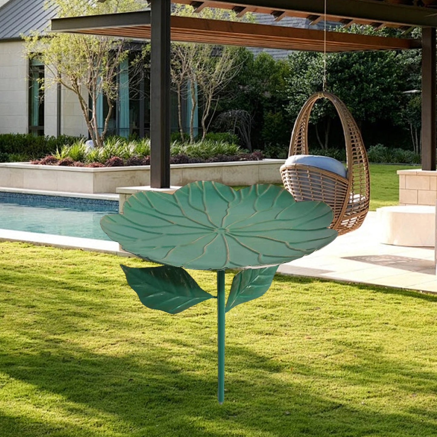 Hign-concerned Metal Bird Bath With Detachable Lotus Leaf