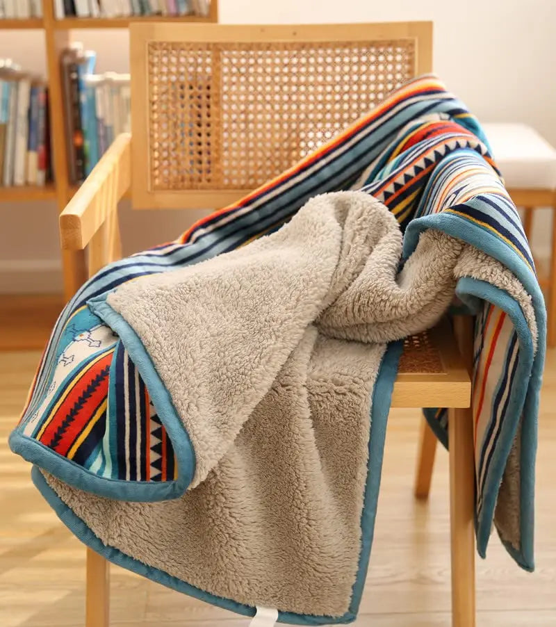 COTTEBED Lightweight Boho Sherpa Throw With Striped Pattern