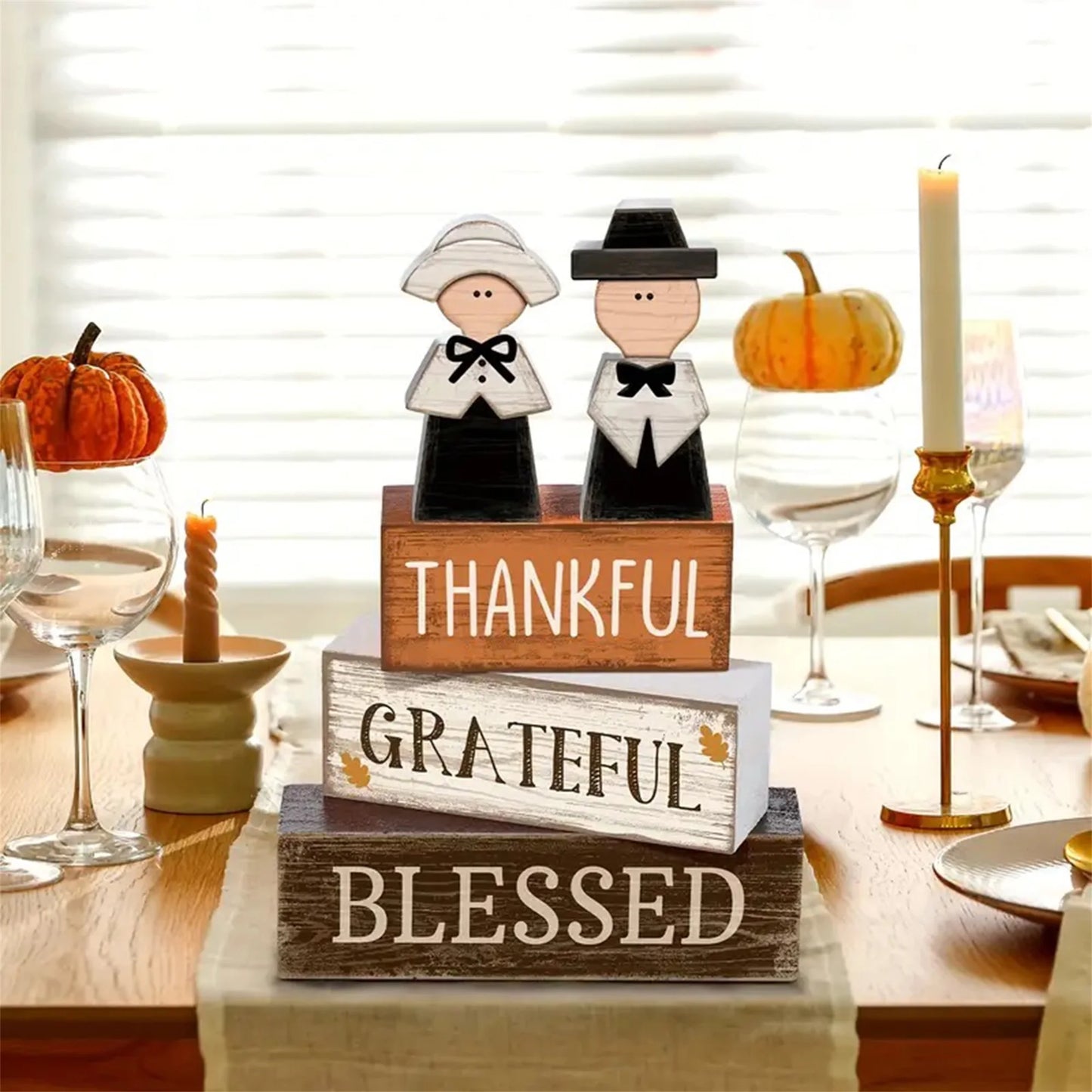 Hign Concerned Thanksgiving Harvest Wooden Pumpkin Table