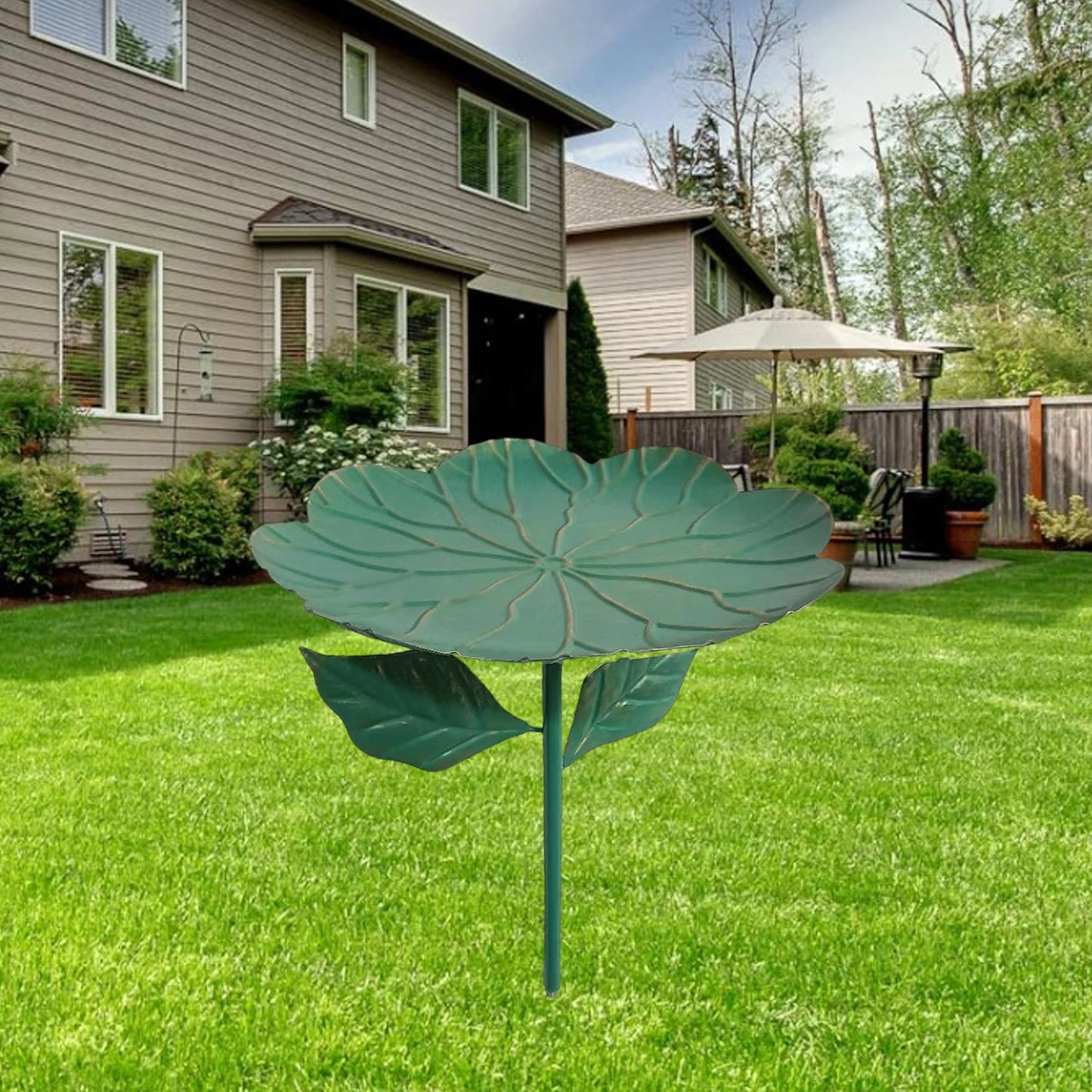 Hign-concerned Metal Bird Bath With Detachable Lotus Leaf